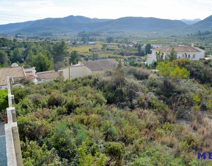 Terreno urbanizable en venta en Alcalalí