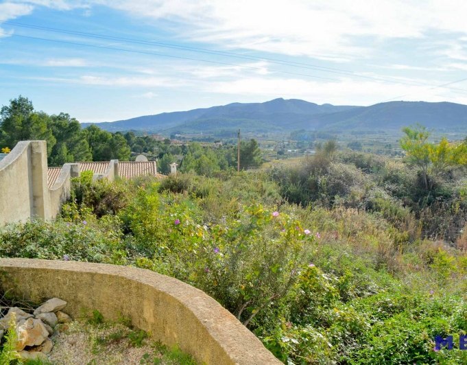 Terreno urbanizable en venta en Alcalalí