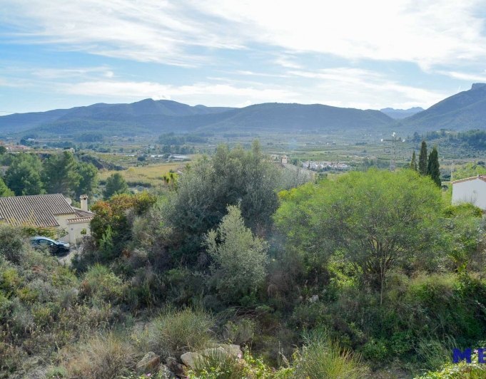 Terreno urbanizable en venta en Alcalalí