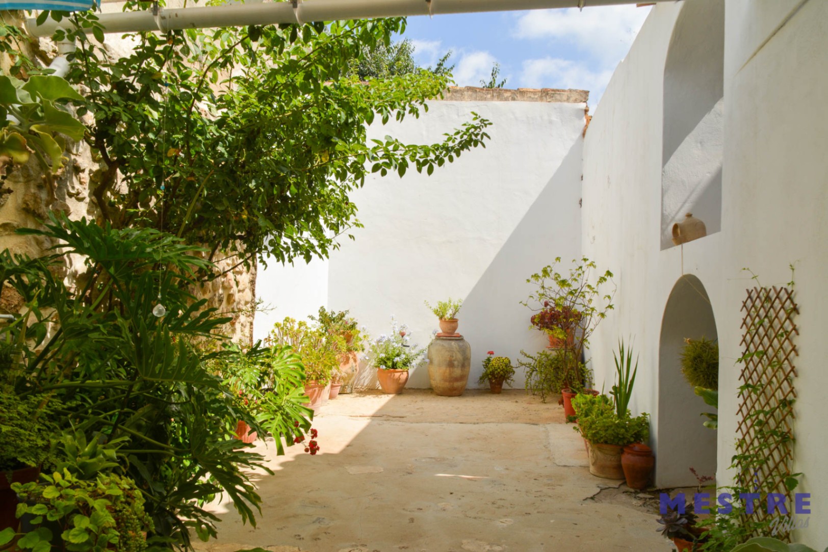 Casa de pueblo con patio en venta en Xaló