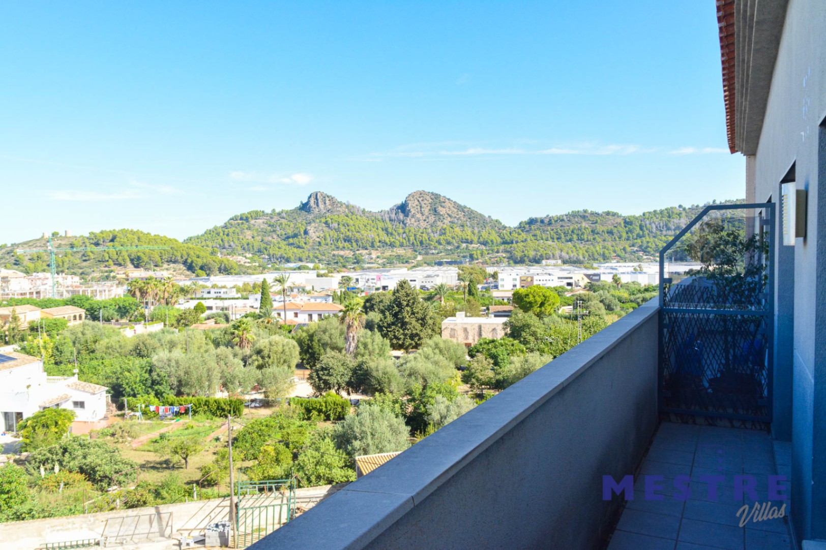 Apartamento ático dúplex con piscina en venta en Pedreguer