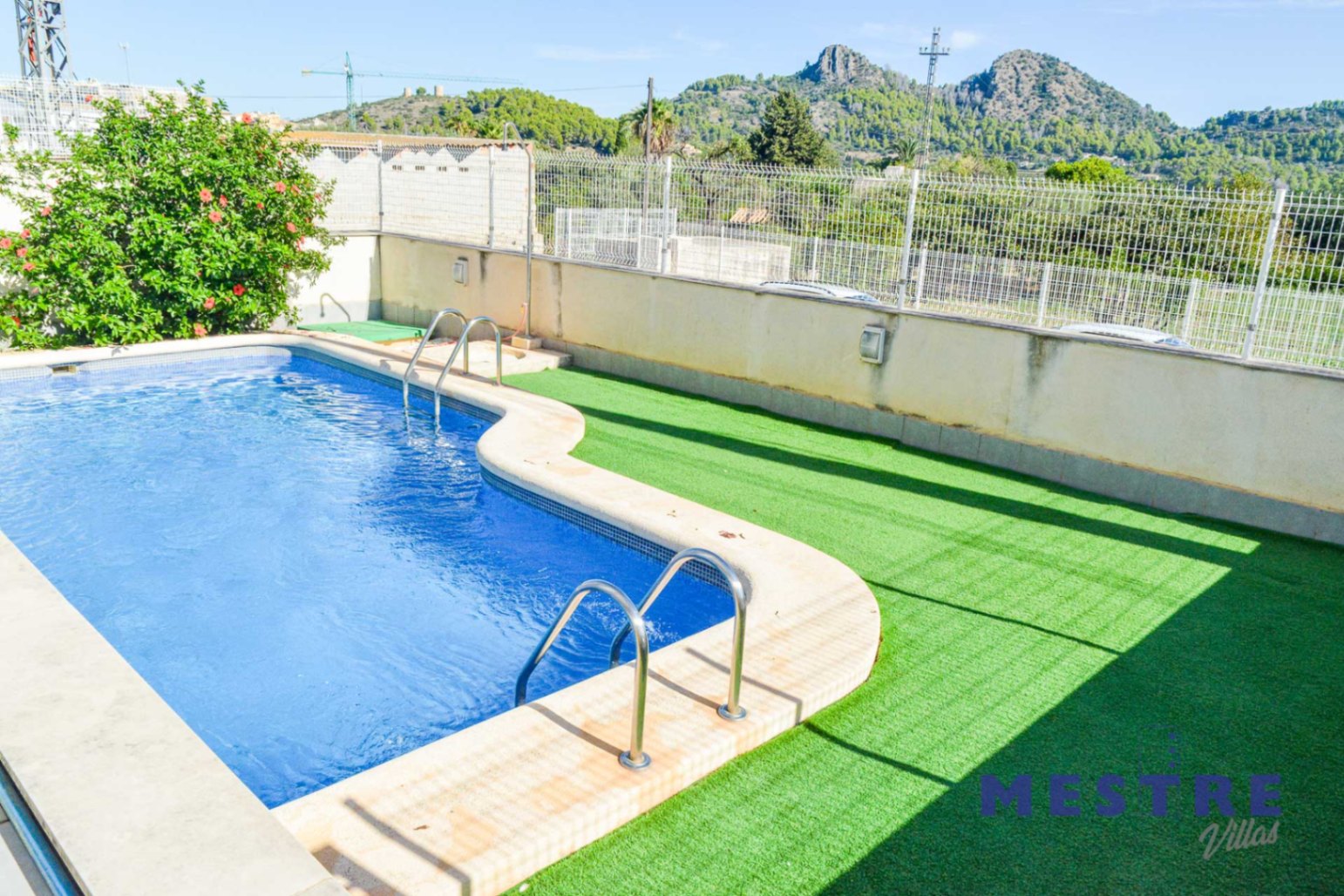Apartamento ático dúplex con piscina en venta en Pedreguer