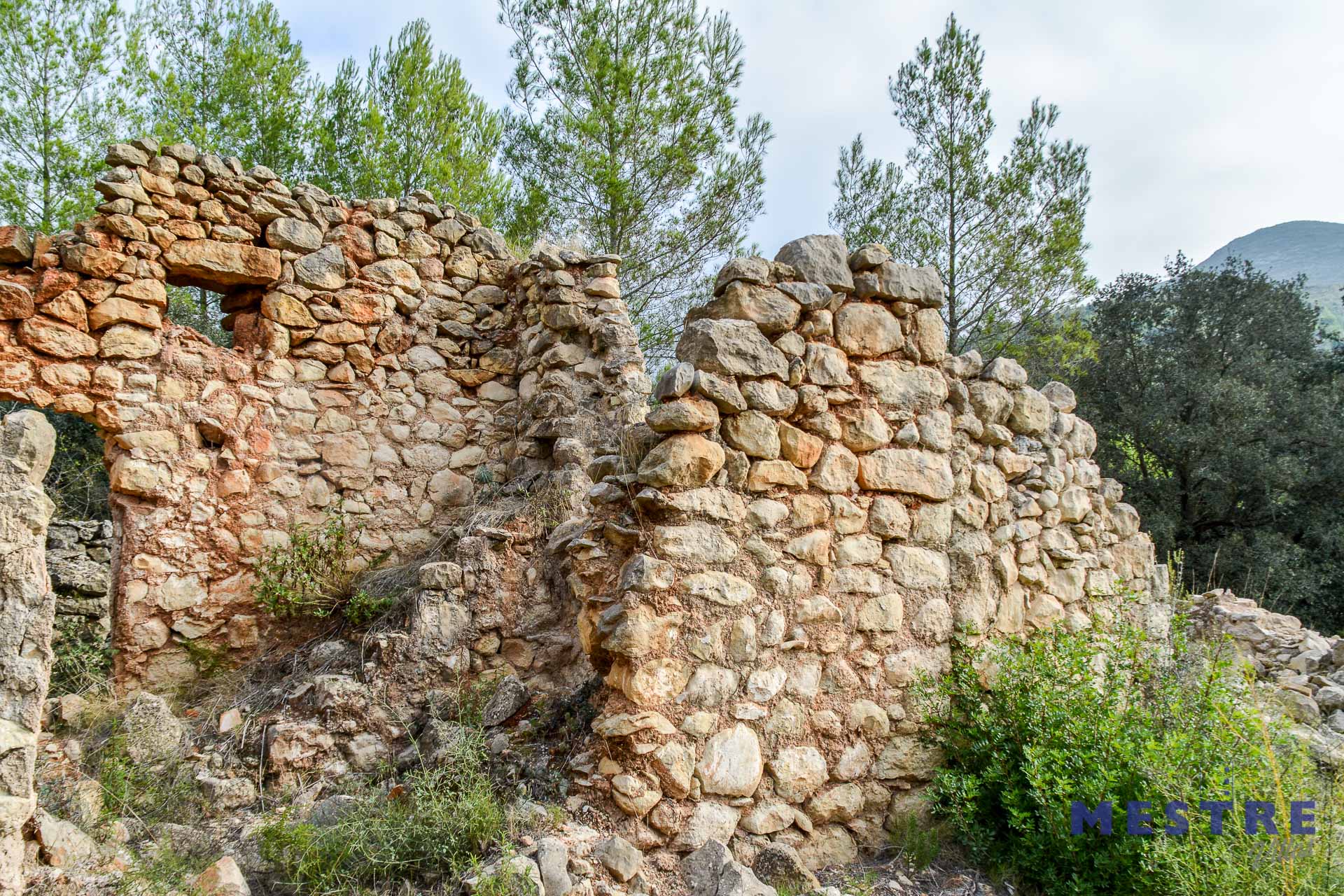 Parcela con ruina en venta en Alcalalí