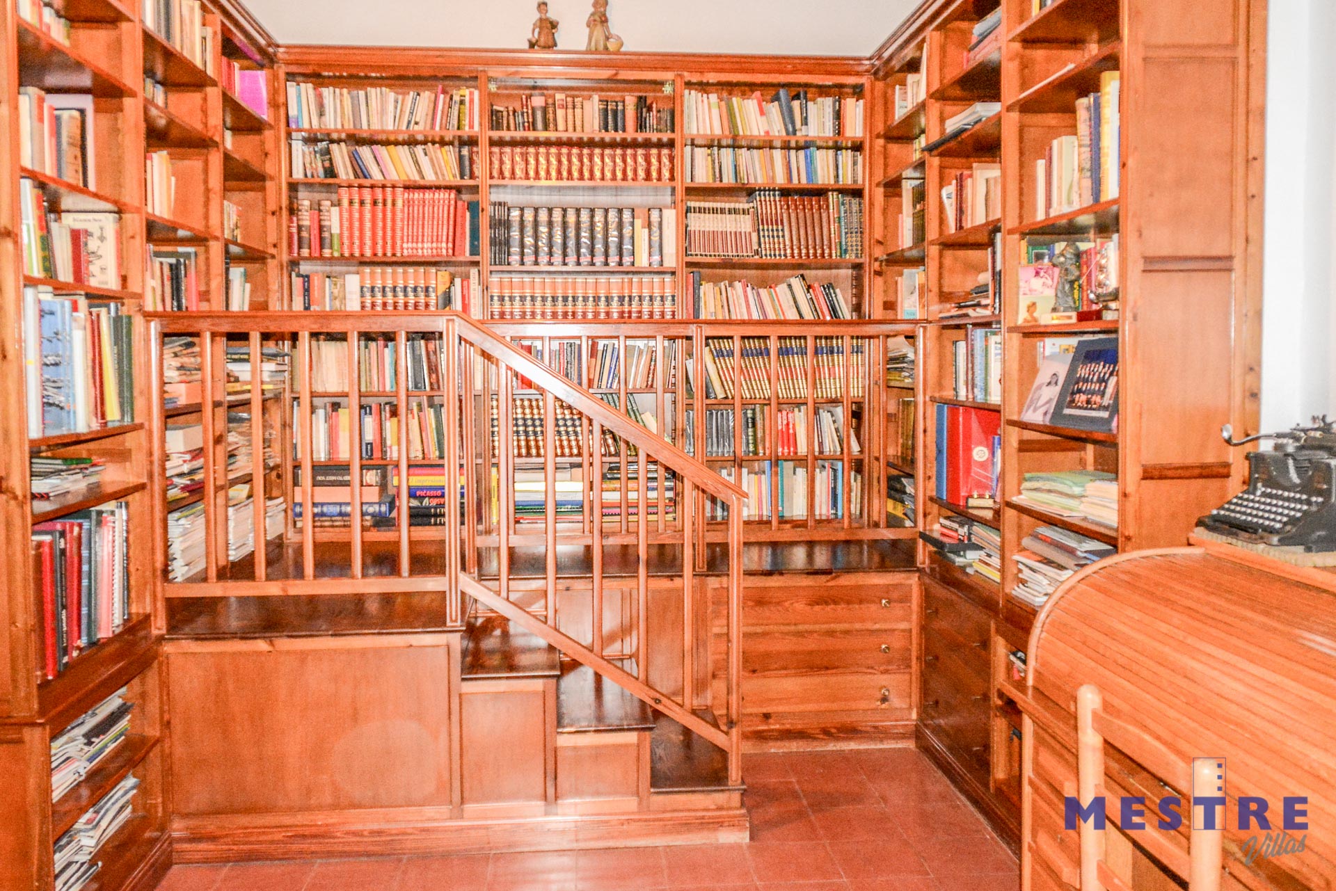 Great classic town house for sale in Parcent